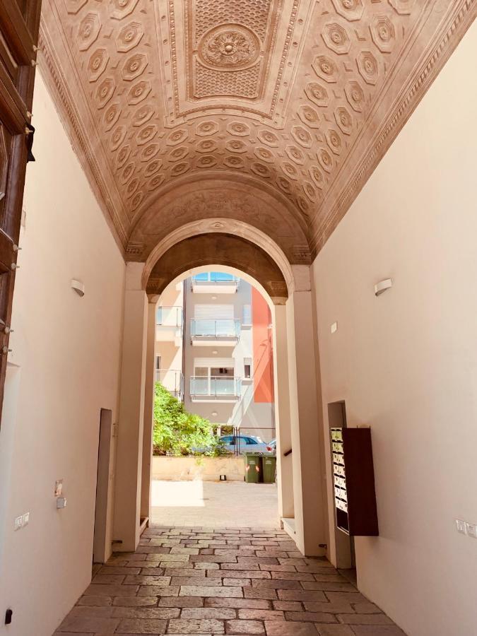 La Casa Di Ago Lägenhet LʼAquila Exteriör bild