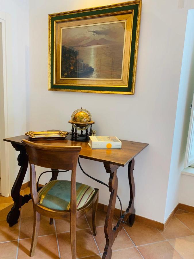 La Casa Di Ago Lägenhet LʼAquila Exteriör bild